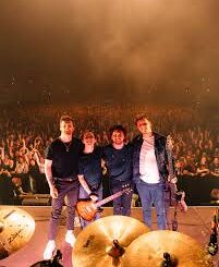 Source: @holdingabsence via Instagram